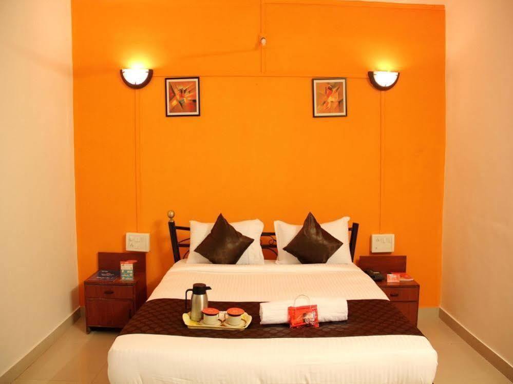 Oyo Katraj Hotel