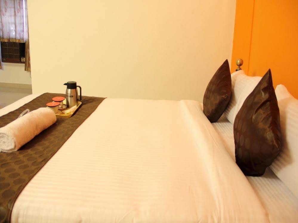 Hotel Oyo Katraj Pune